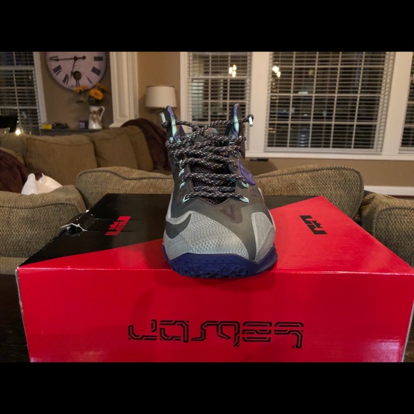 Lebron 11 Terra-cotta Warriors Sz12.5. 9, 10,